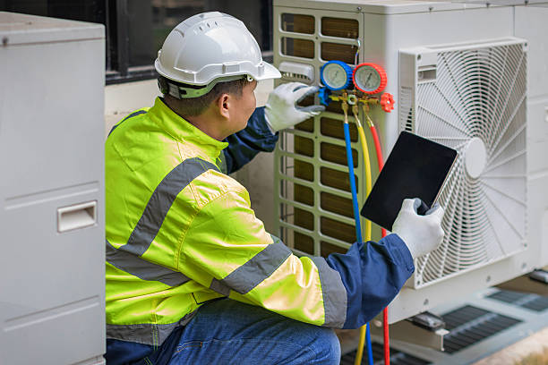 Professional Hvac technician working in Mount Morris, MI